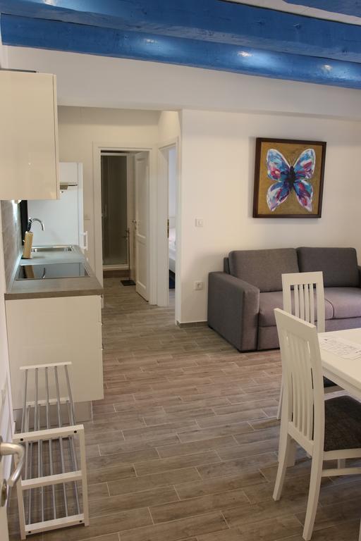 Centar Vodice Apartmani Rum bild