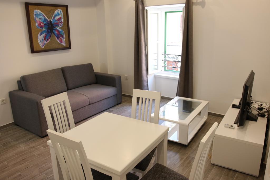 Centar Vodice Apartmani Rum bild