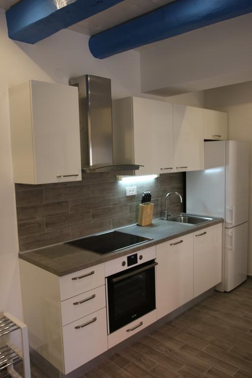 Centar Vodice Apartmani Rum bild
