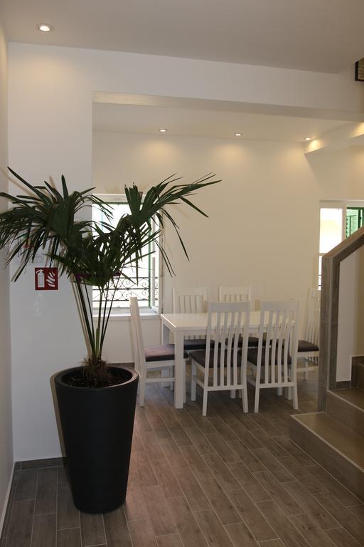 Centar Vodice Apartmani Rum bild